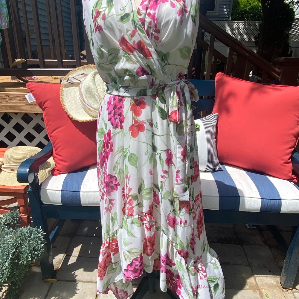 Dress - Picture 3 of 5